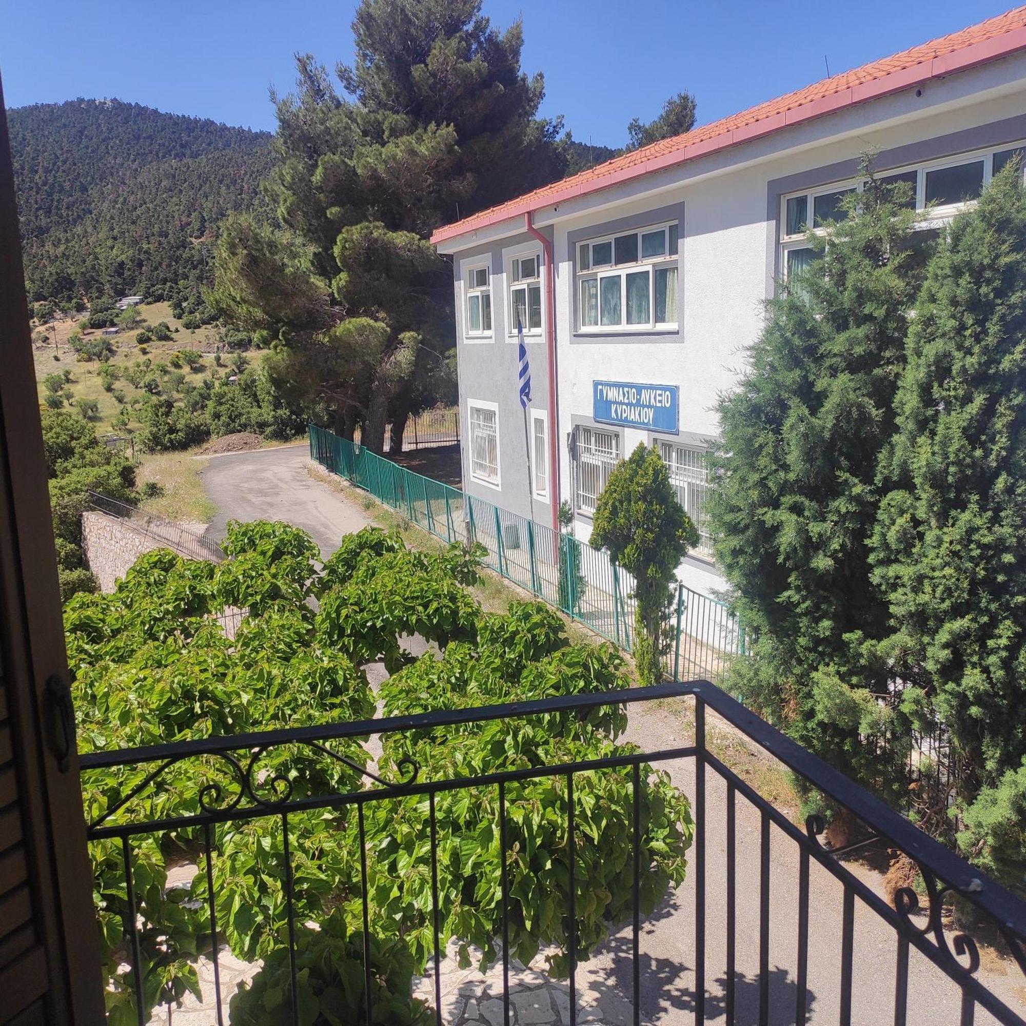 Apartamento Το Πέτρινο Kiriákion Exterior foto