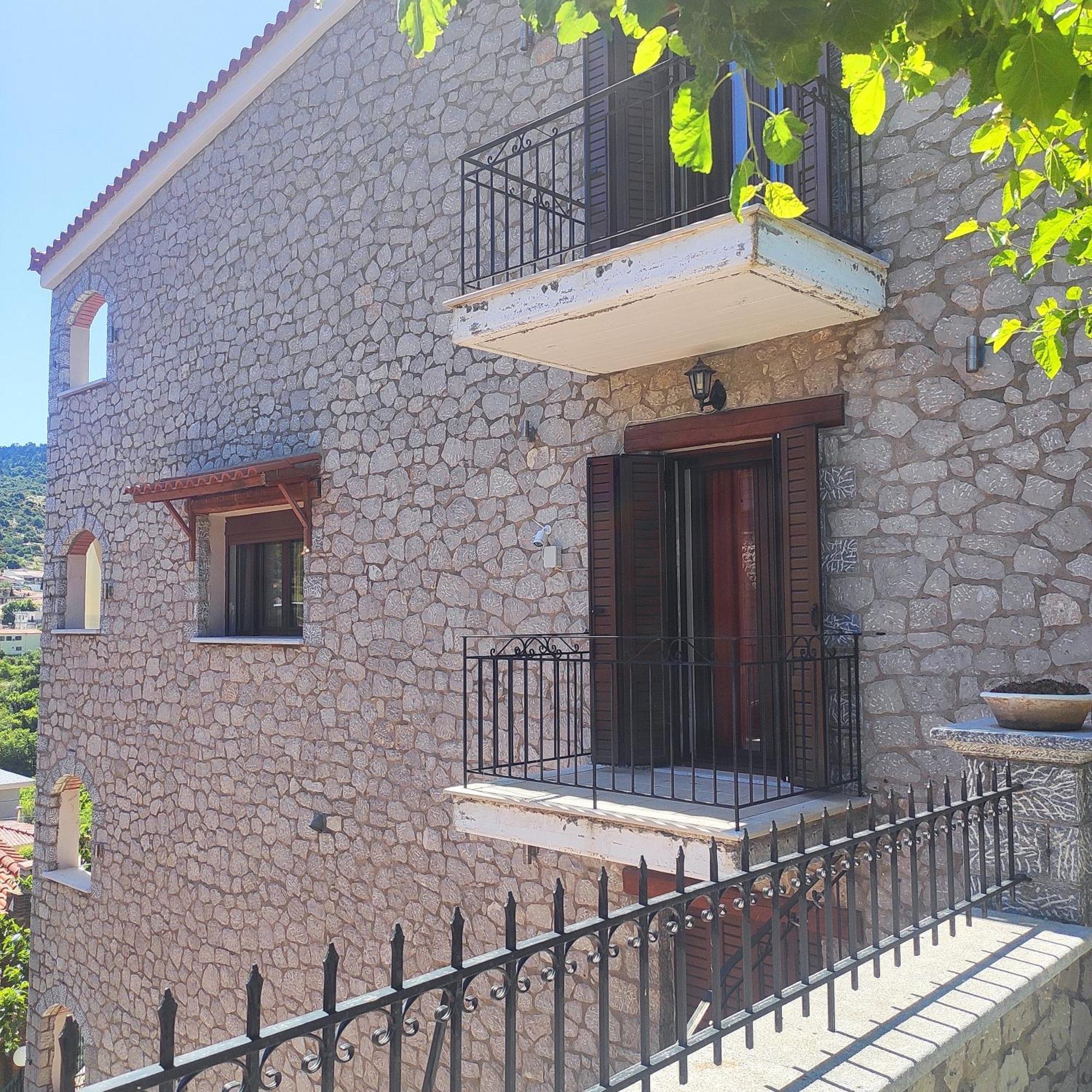 Apartamento Το Πέτρινο Kiriákion Exterior foto