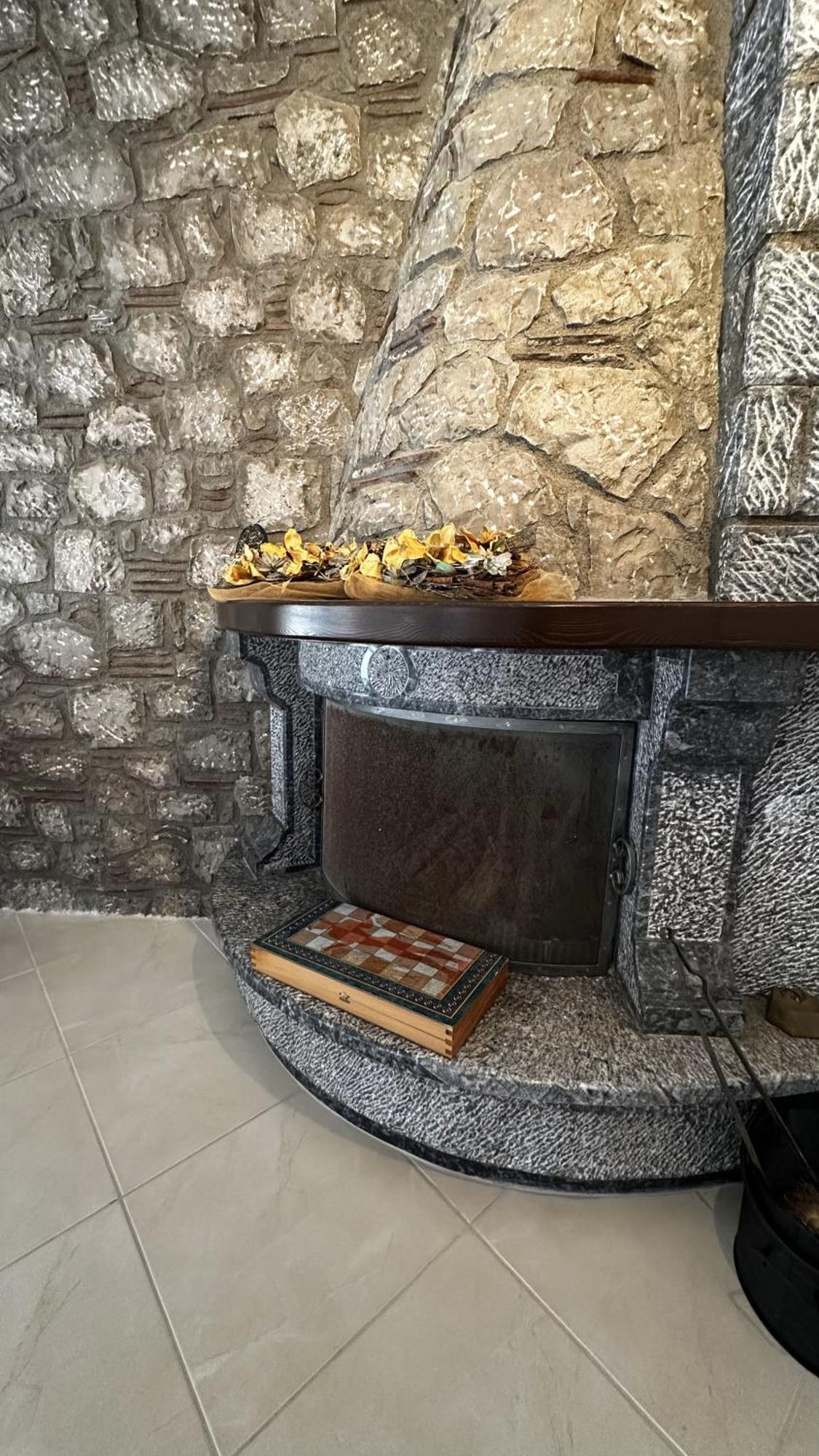 Apartamento Το Πέτρινο Kiriákion Exterior foto